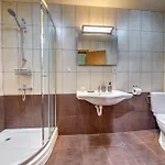 Two Cozy Mint In Grand By Flat Manager Apartment *